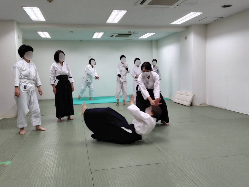 大阪なんばの合気道教室「理芯館」のレッスン風景④